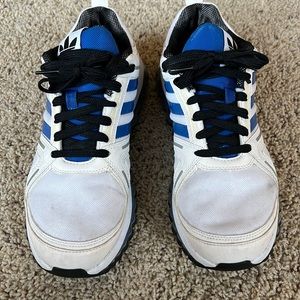 Unique Adidas men’s 8 retro sneaker!